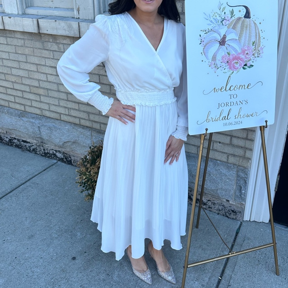 Elegant White Long-Sleeve Dress